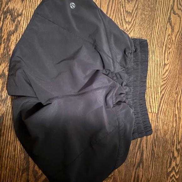 Lulu shorts - Picture 2 of 3